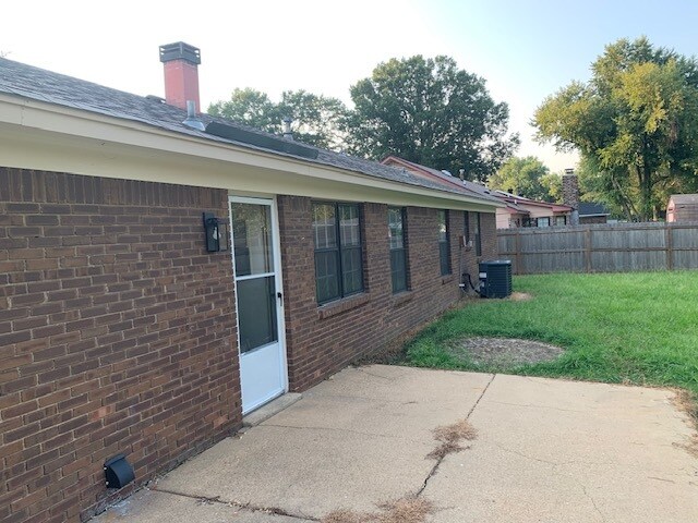 Foto del edificio - 3898 Laurelhill Ln