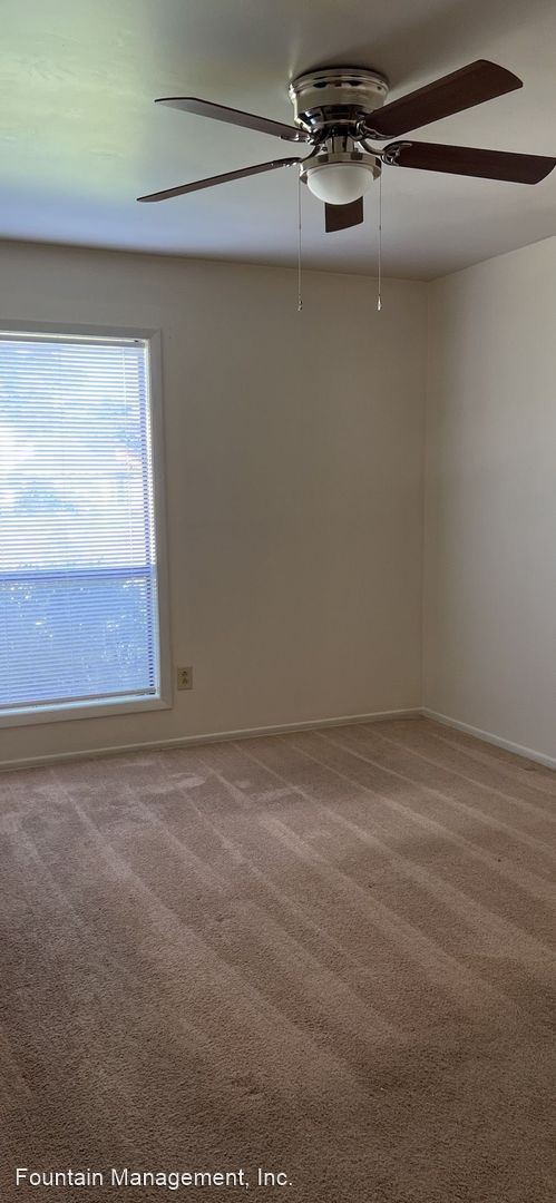 Building Photo - 2 br, 1 bath House - 148 Village Court