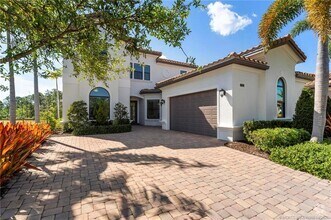 Building Photo - 255 Calmo Cir
