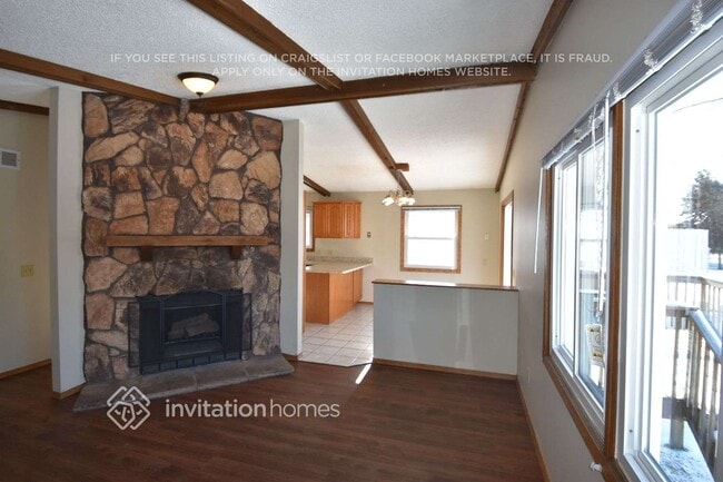 Foto del edificio - 8157 James Ave N