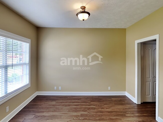 Building Photo - 2185 Aberdeen Cir