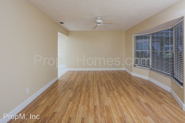 Foto del edificio - 7202 Bounty Dr