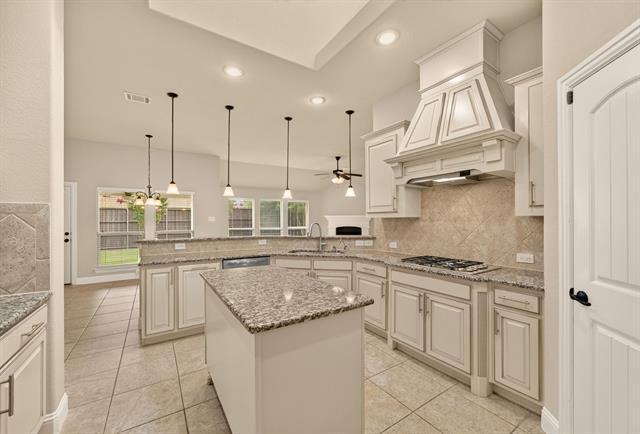 Building Photo - 9670 Lance Dr