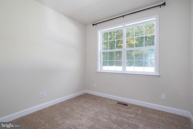 Foto del edificio - 327 Sydney Ln