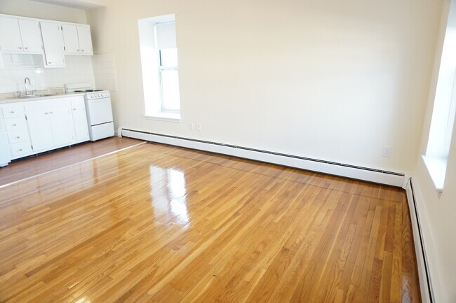 Foto del edificio - 180 N Beacon St