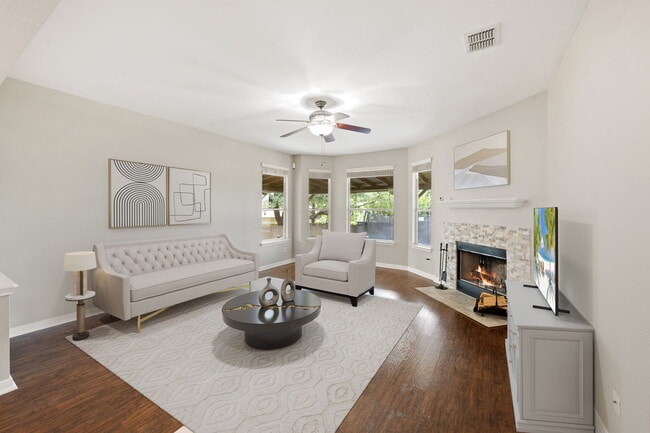 Building Photo - 606 Lorimor Ct