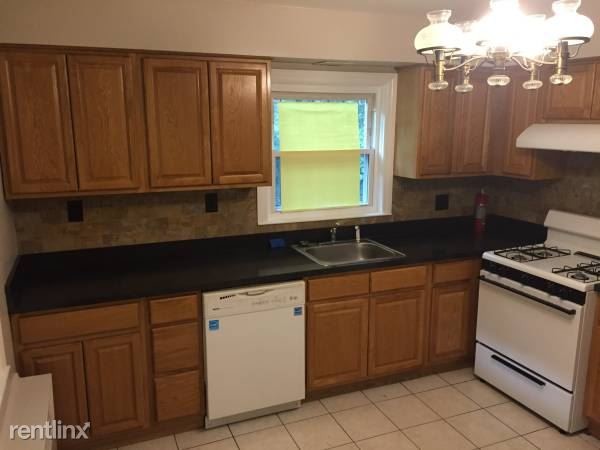Primary Photo - 3 br, 1.5 bath Apartment - 2026 yates avenue
