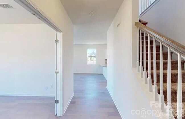 Foto del edificio - 2650 Trinity St