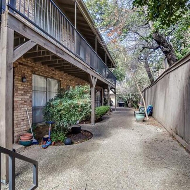 Foto del edificio - 3903 Hawthorne Avenue - 101