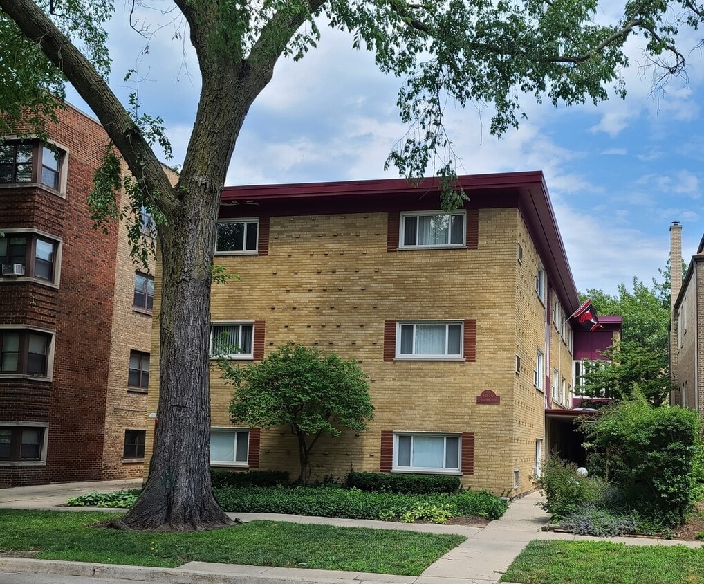 547 Sheridan Rd Unit 2W, Evanston, IL 60202 Condo for Rent in Evanston, IL
