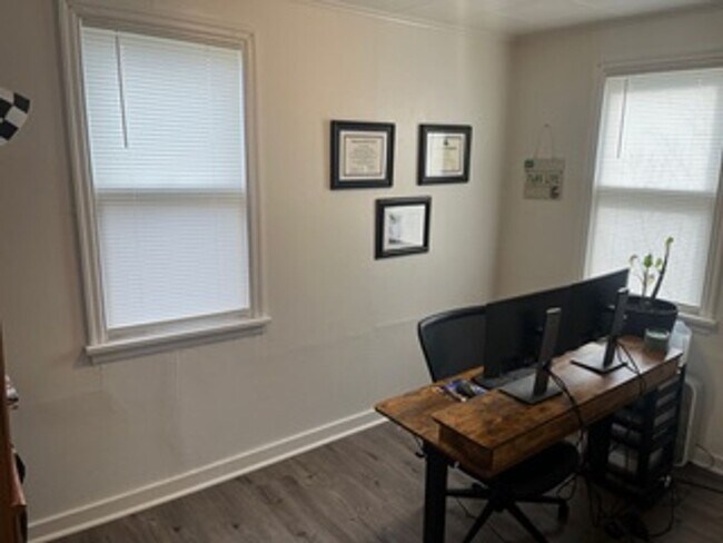Foto del edificio - 905 3rd Ave NW