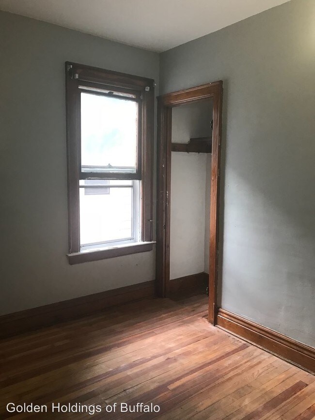 Building Photo - 480 E Ferry St