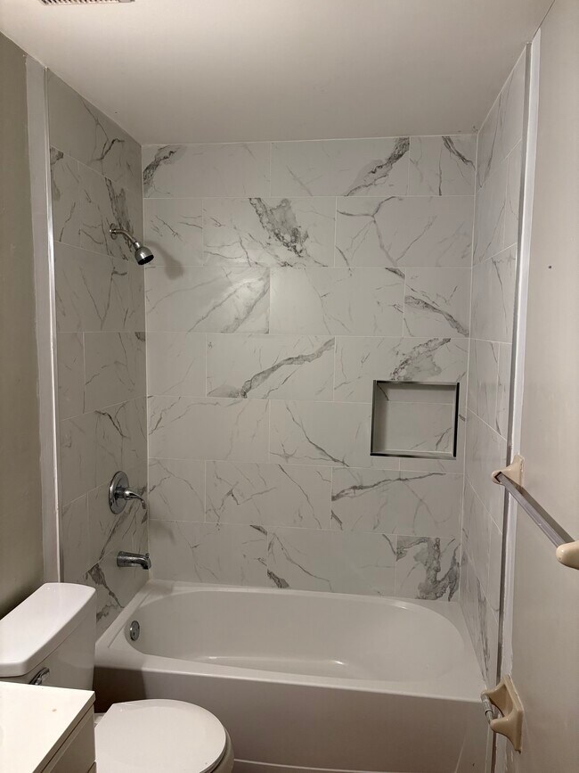 Foto del edificio - 706 Grant Ave