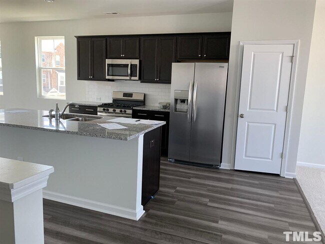 Foto del edificio - 5316 Daydream Dr