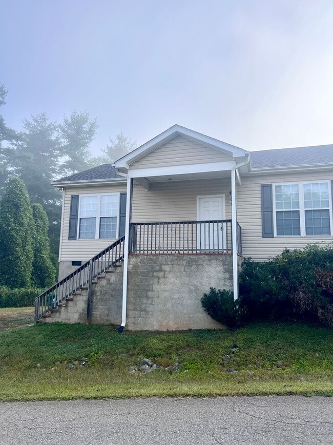 Building Photo - 27 Spicewood Rd