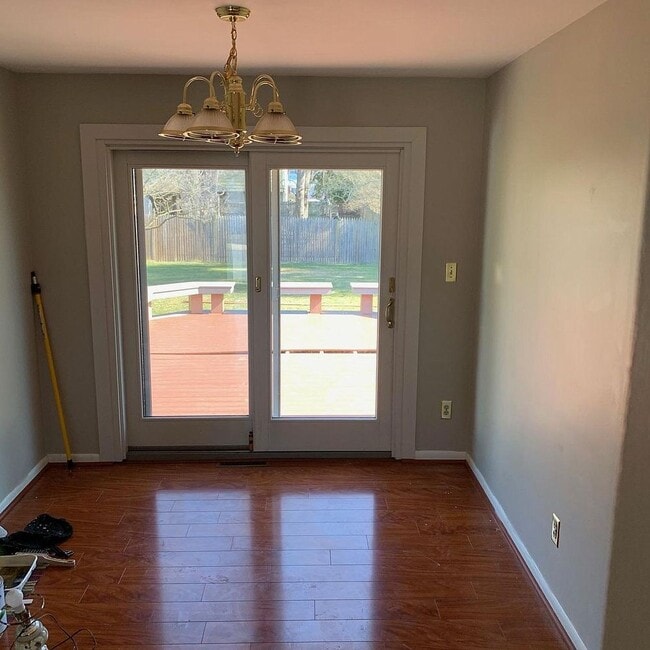 Building Photo - Homely 3 bedroom ranch home