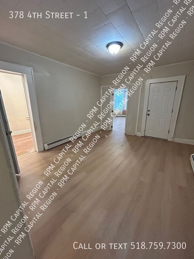 Building Photo - 378 4th St