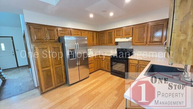 Building Photo - Beautiful 4 Bedroom 2.5 Bathroom in Olathe