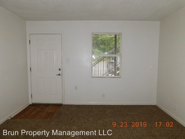 Building Photo - 440 E Red Bud Rd