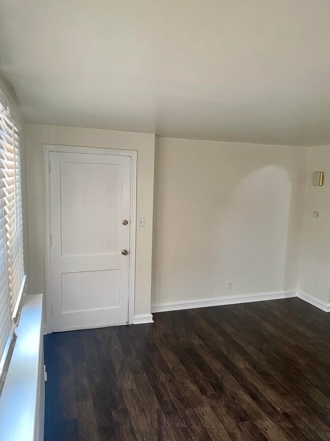 Building Photo - 4345 Oakmont St