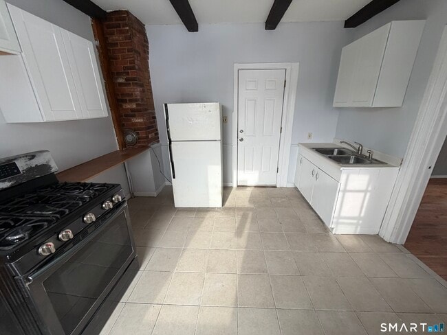 Foto del edificio - 571 Baldwin St