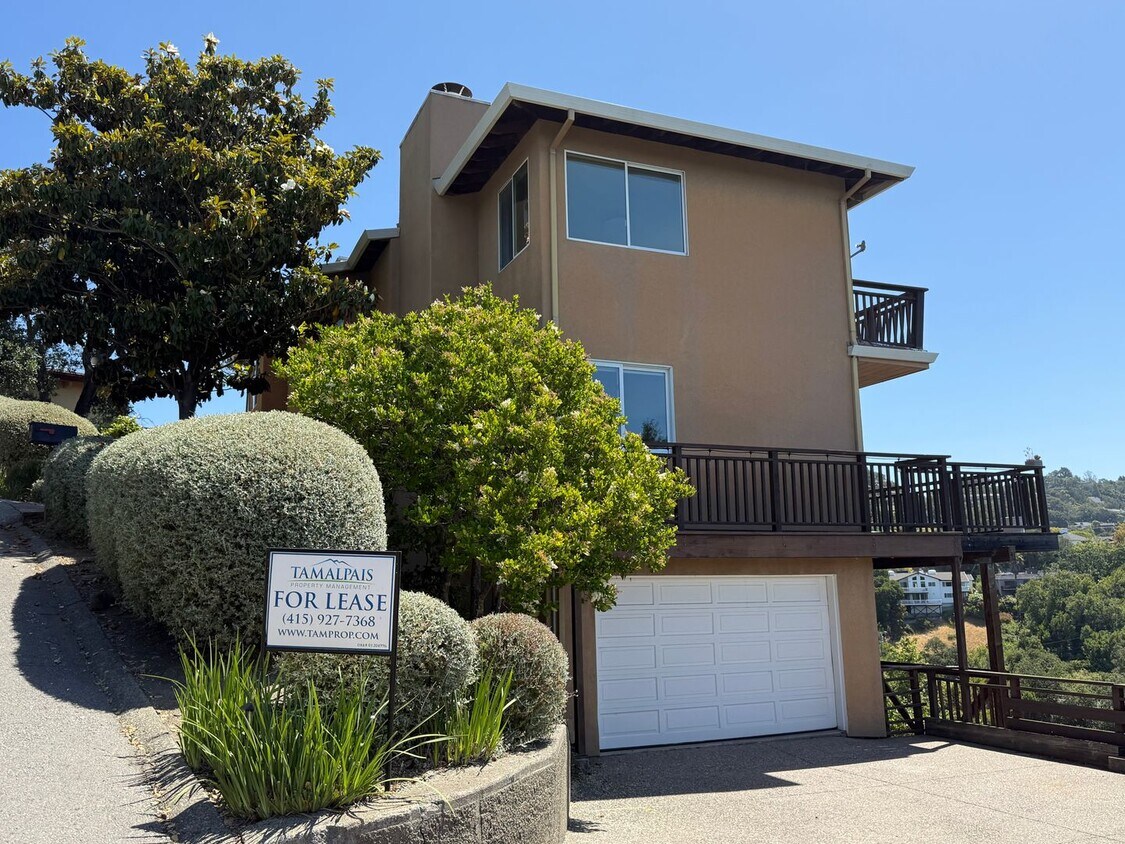 Primary Photo - FOUR BEDROOM HOME IN THE GREENBRAE HILLS W...