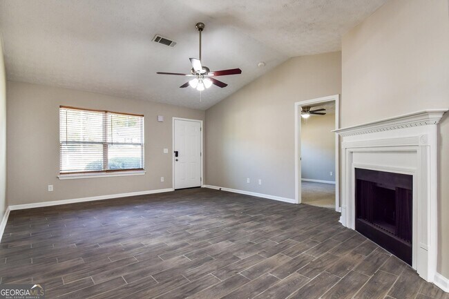 Building Photo - 8043 Trinity Park Dr