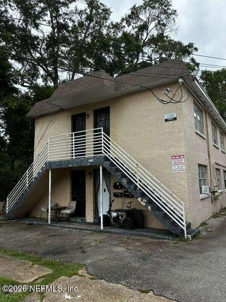 Building Photo - 1823 W 6th St