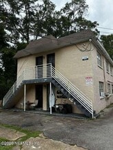 Building Photo - 1823 W 6th St