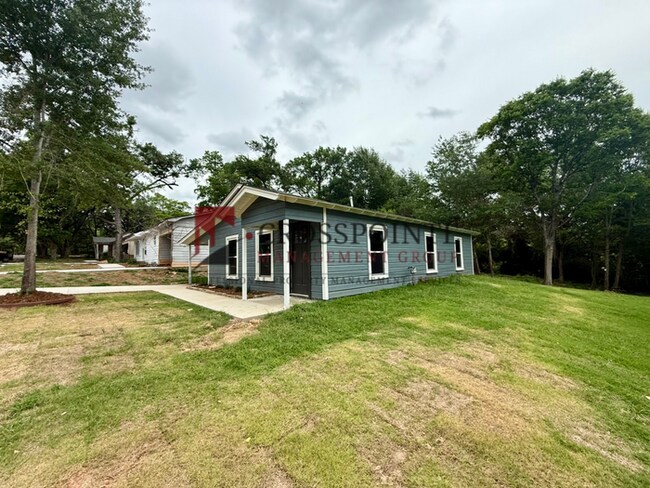 Foto del edificio - Newly Renovated 3 Bedroom 1 Bathroom Home!