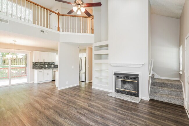 Foto del edificio - 3005 Creekview Ln