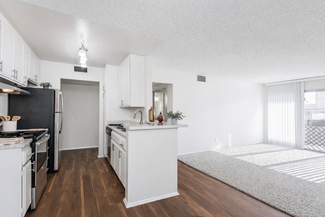 Building Photo - Woodside Terrace