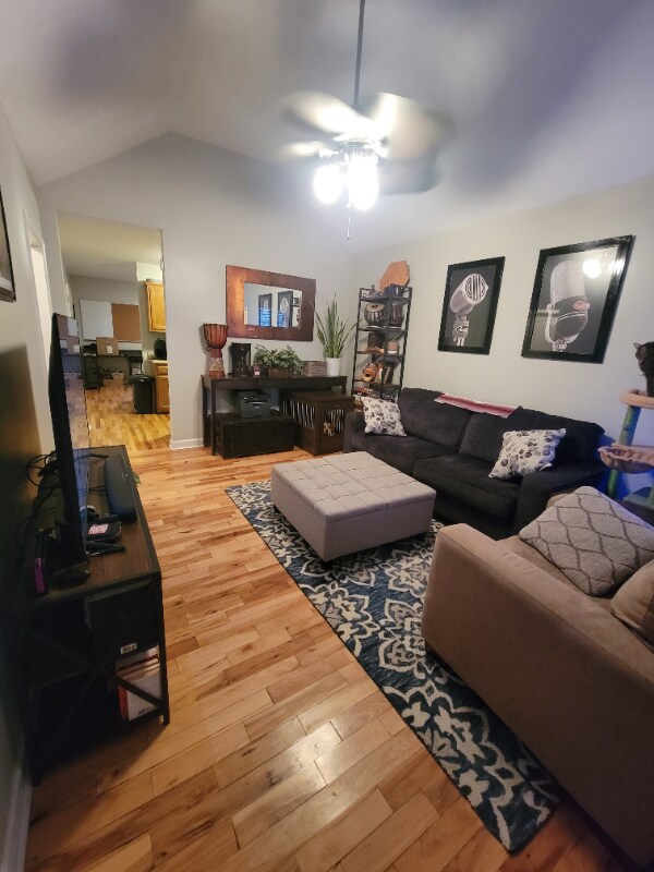 Foto del edificio - 524 Rothwood Ave