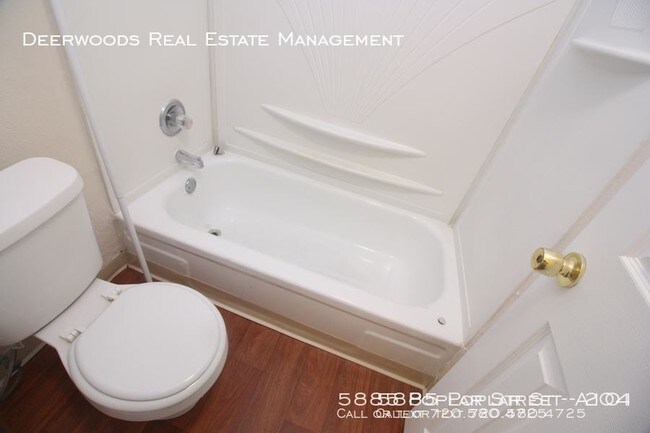 Foto del edificio - 5885 Poplar St