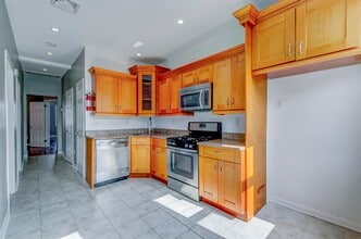 Building Photo - 98 Trask Ave