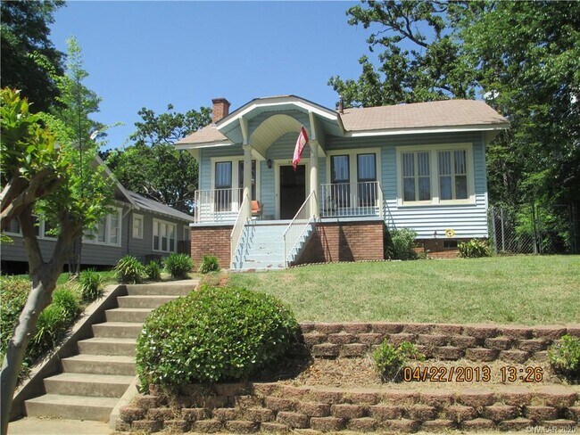 Building Photo - 540 Gladstone Blvd