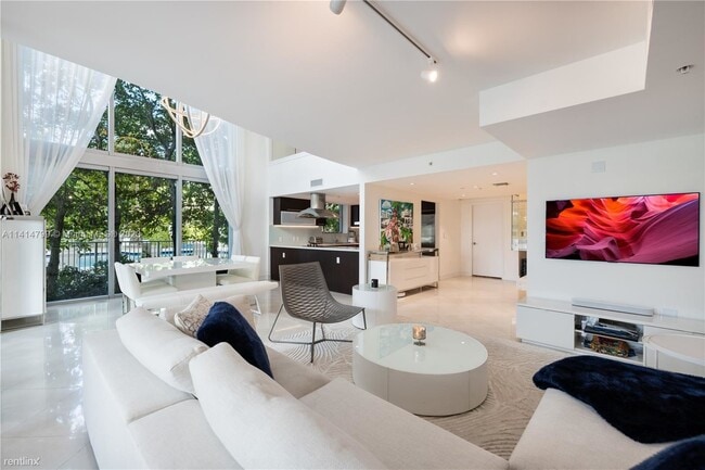 Building Photo - 4 br, 3.5 bath Condo - 7928 East Dr Apt 106