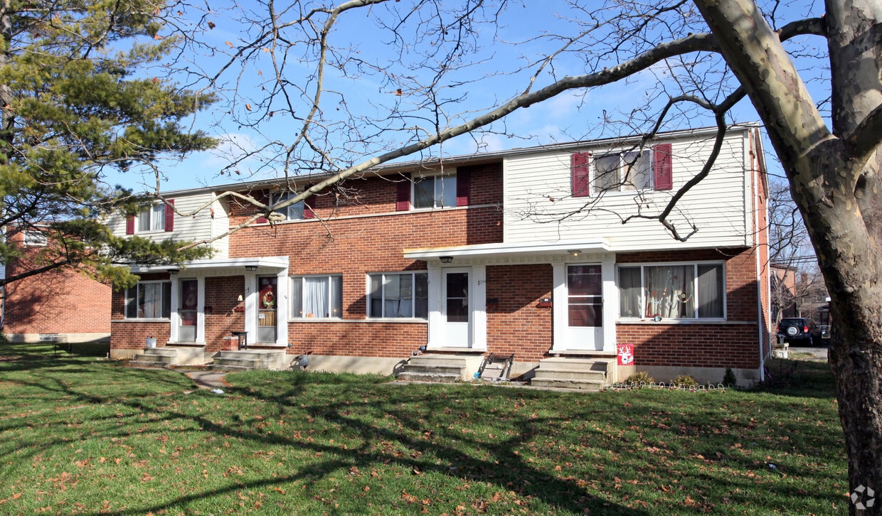 Building Photo - 874-956 Woodhill Dr