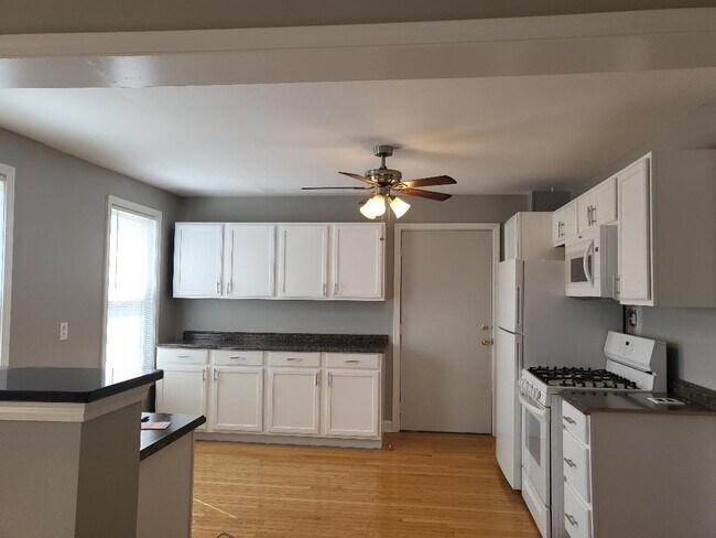 Foto del edificio - 3158 S Union Ave