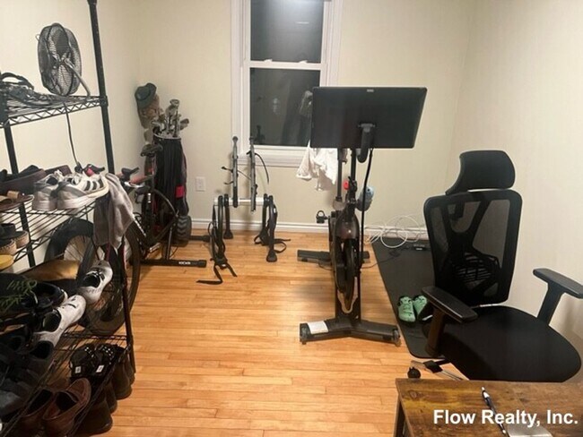 Foto del edificio - REALLY NICE 2 BED IN SOMERVILLE!!!