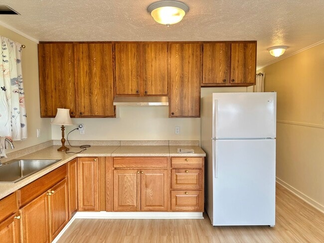 Building Photo - Newly Renovated 700 Sq. Ft. Attached Studio for Rent – Wailuku