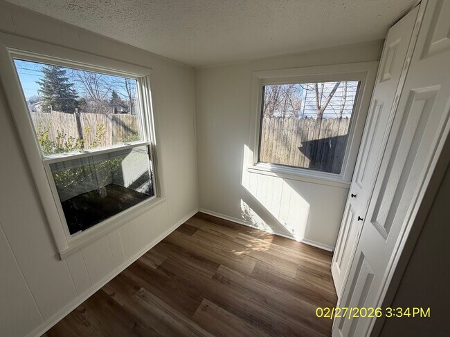 Foto del edificio - 3219 S Vine St