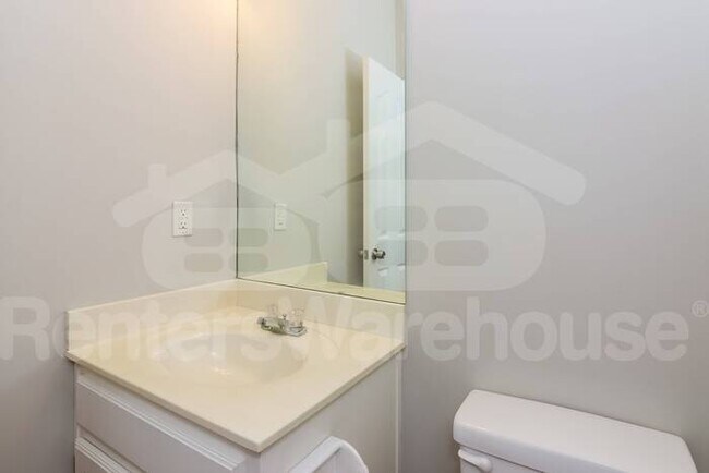 Foto del edificio - 4 Bed 2.5 Bath In Olathe! Available 9/1!!