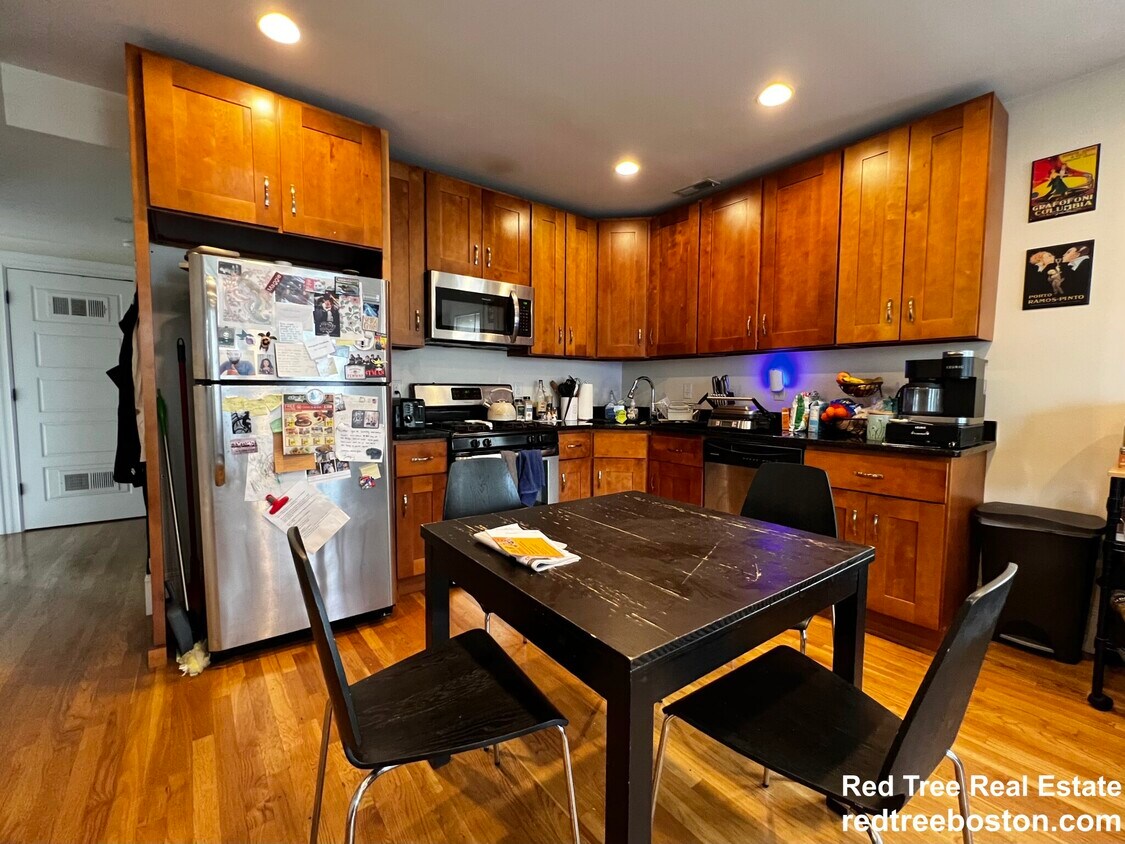Foto principal - 84 Linden St