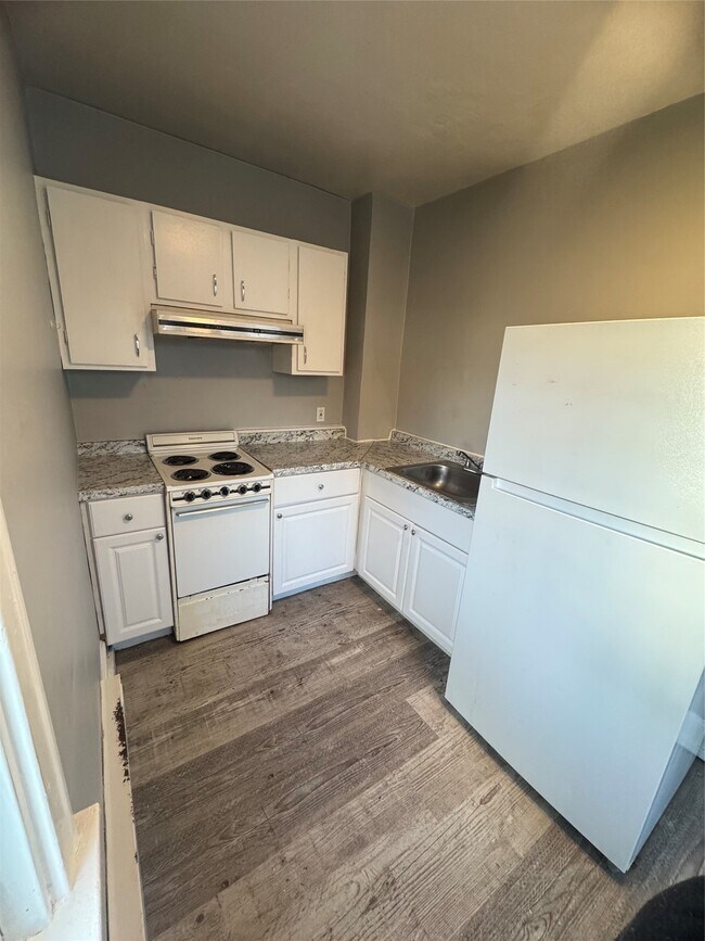 Foto del edificio - 46 Lake Ave