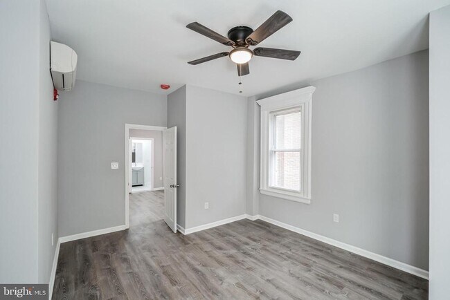 Building Photo - 524 S 46th St