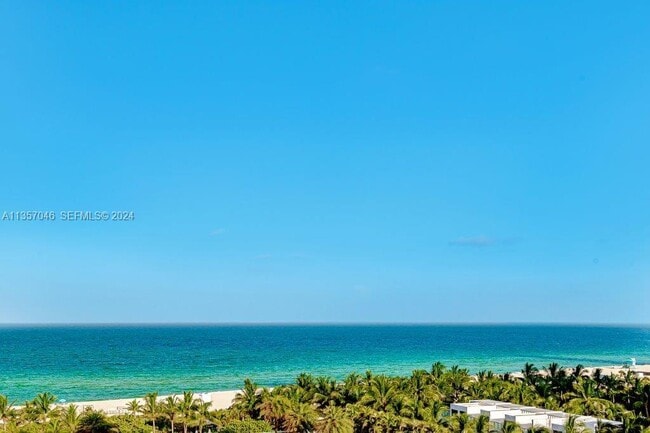 Building Photo - 2301 Collins Ave