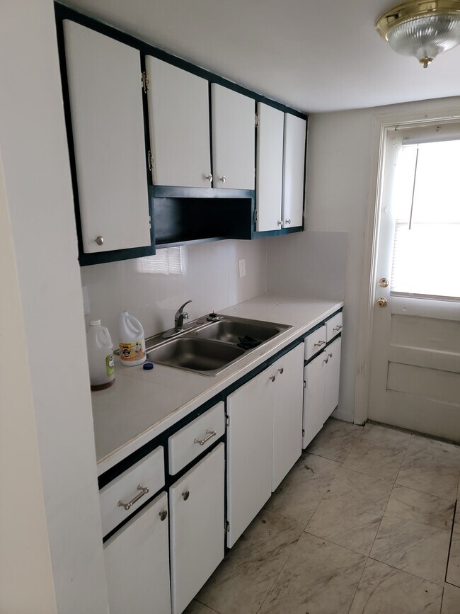 Foto del edificio - 3530 NW 43rd Ave