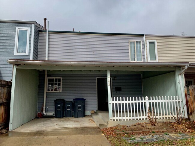Building Photo - Lovely Townhome with 3 Levels in Lafayette!