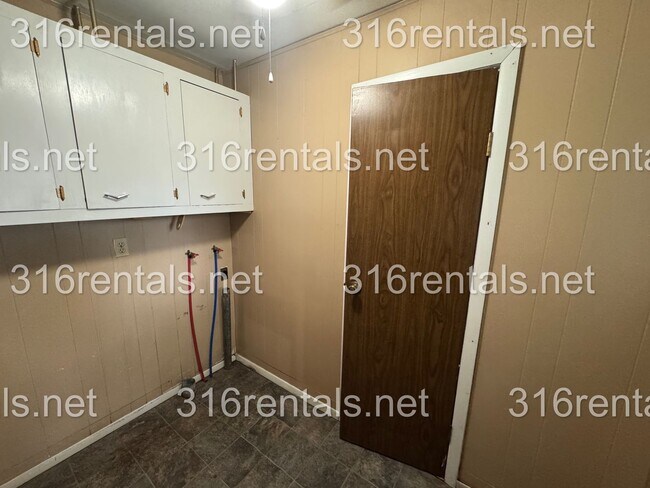 Foto del edificio - $999 - 4 bed 2 bath - Single Family Home